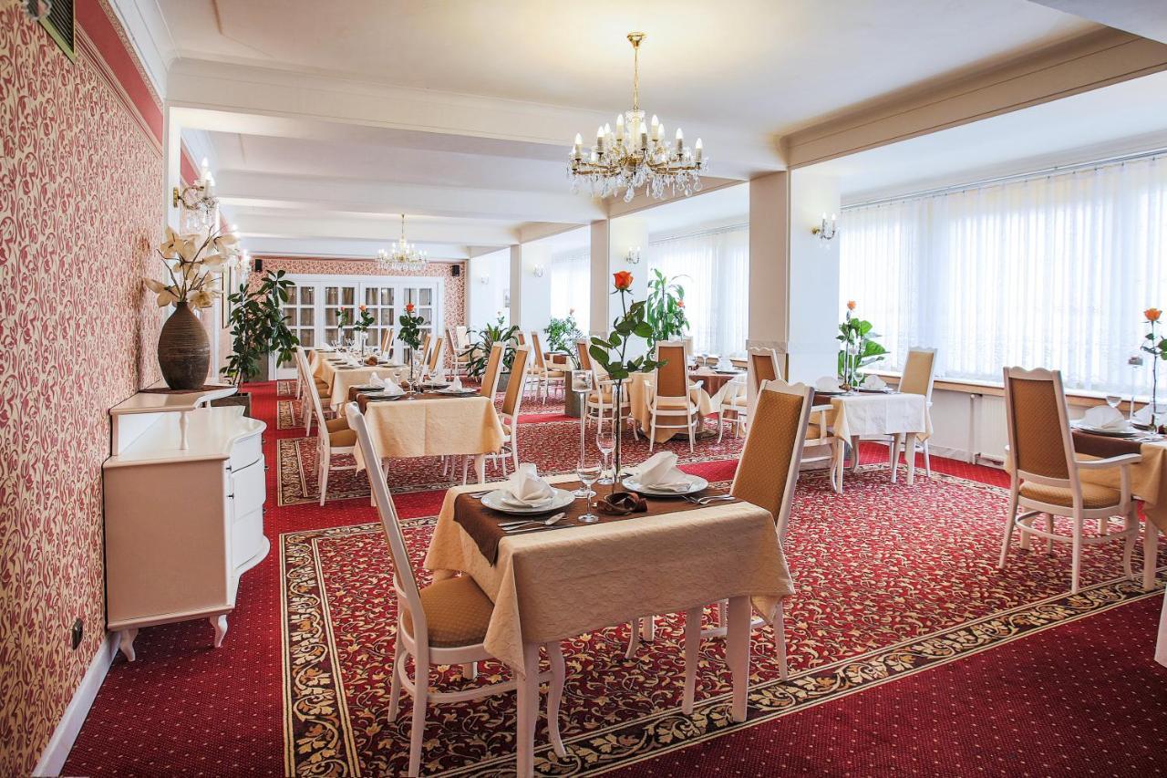Hotel Ostrov Nymburk Extérieur photo
